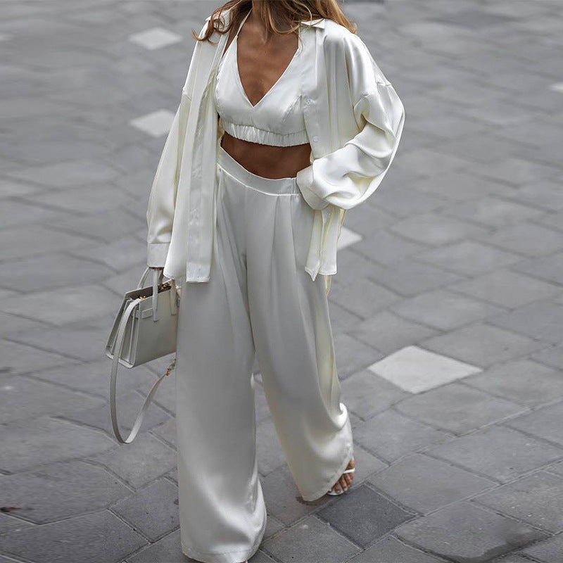 Damer elegant satin kostym med vid passform Mirla-Eva Jonsson