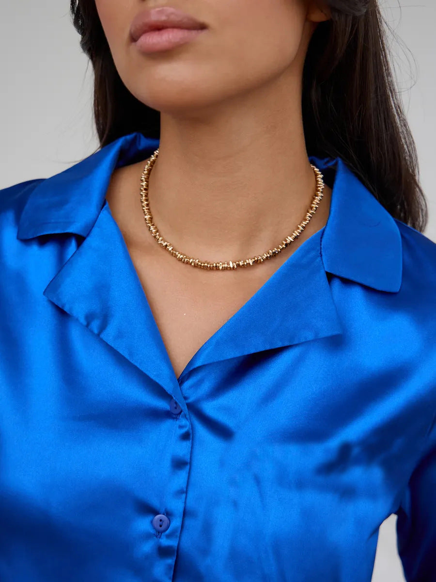 Damer elegant satin skjorta med modern krage och knapplist Mirla-Eva Jonsson