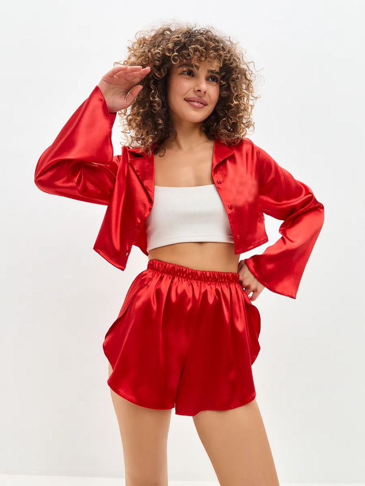 Damer elegant satin skjorta med modern krage och knapplist Mirla-Eva Jonsson