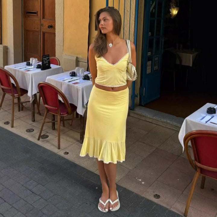 Damer elegant set bestående av spagettibandstopp och vadlång kjol med volangkant Mirla-Eva Jonsson