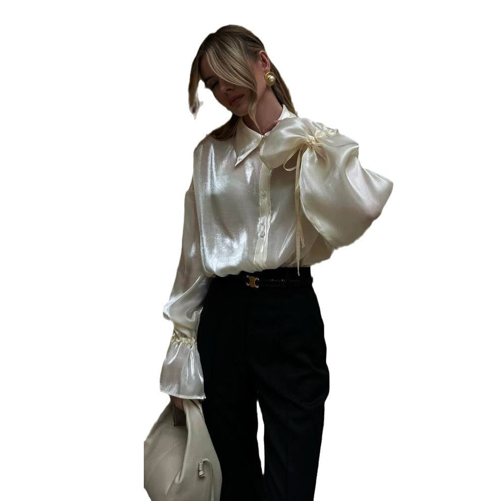 Damer elegant sidenblus med vid skärning och volangdetaljer Mirla-Eva Jonsson