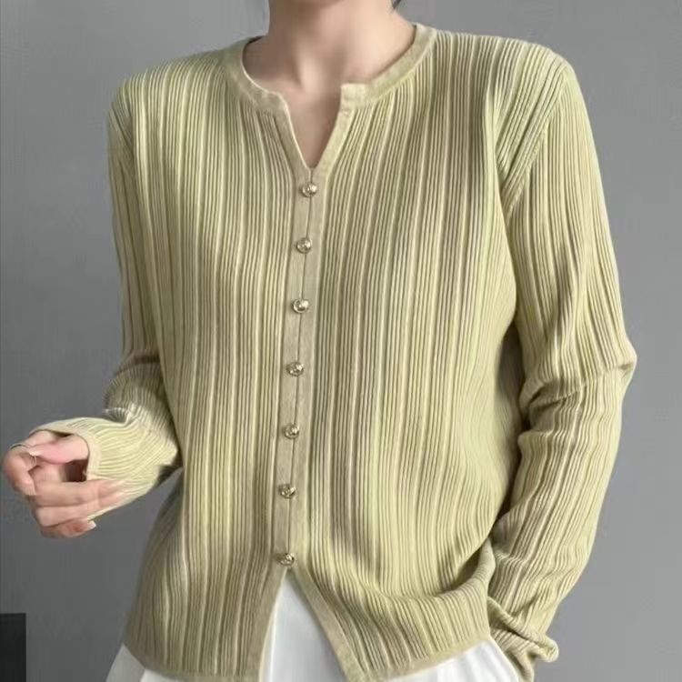 Damer elegant skjorta blus med fina veck och knapppdetaljer Mirla-Eva Jonsson