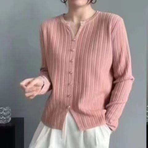 Damer elegant skjorta blus med fina veck och knapppdetaljer Mirla-Eva Jonsson