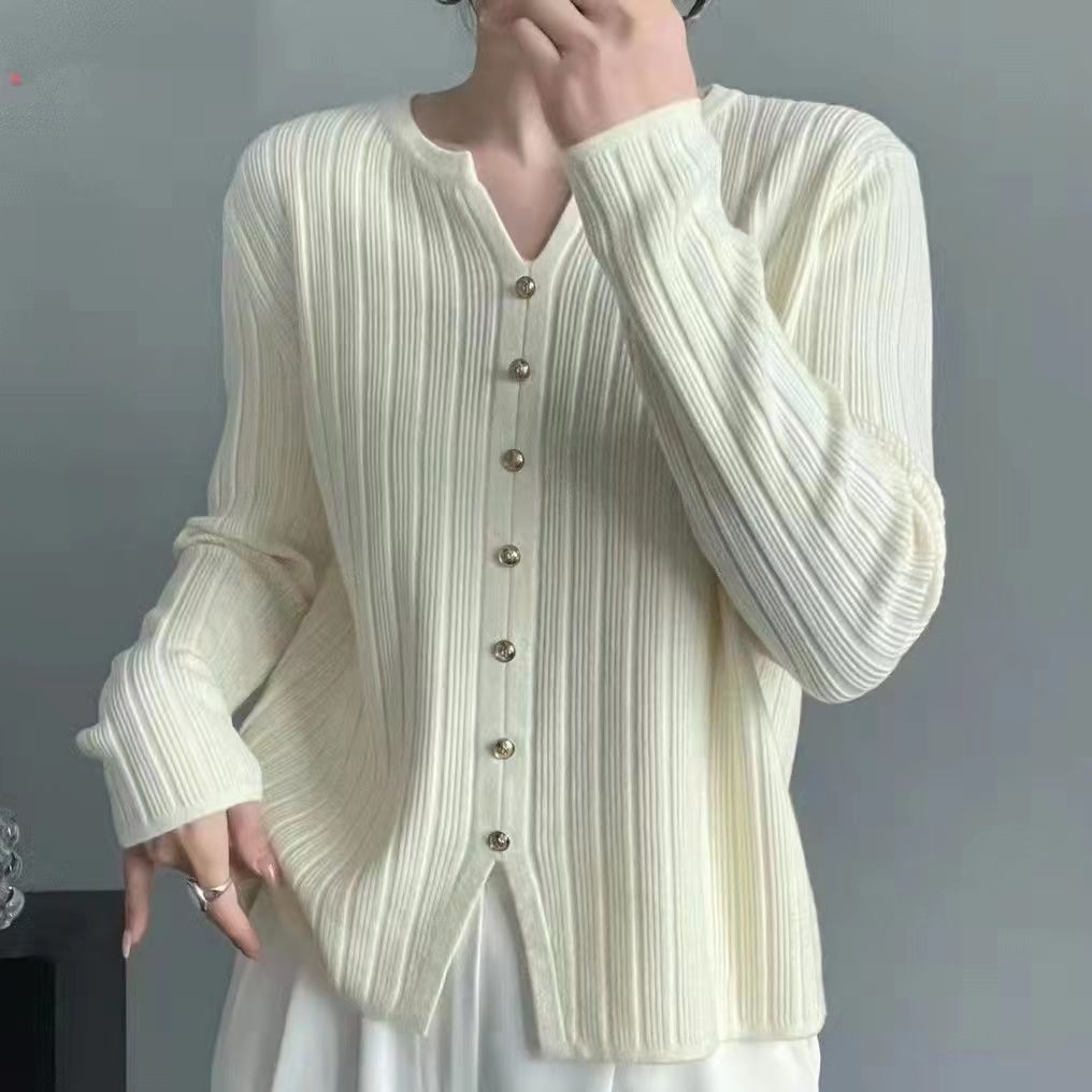 Damer elegant skjorta blus med fina veck och knapppdetaljer Mirla-Eva Jonsson