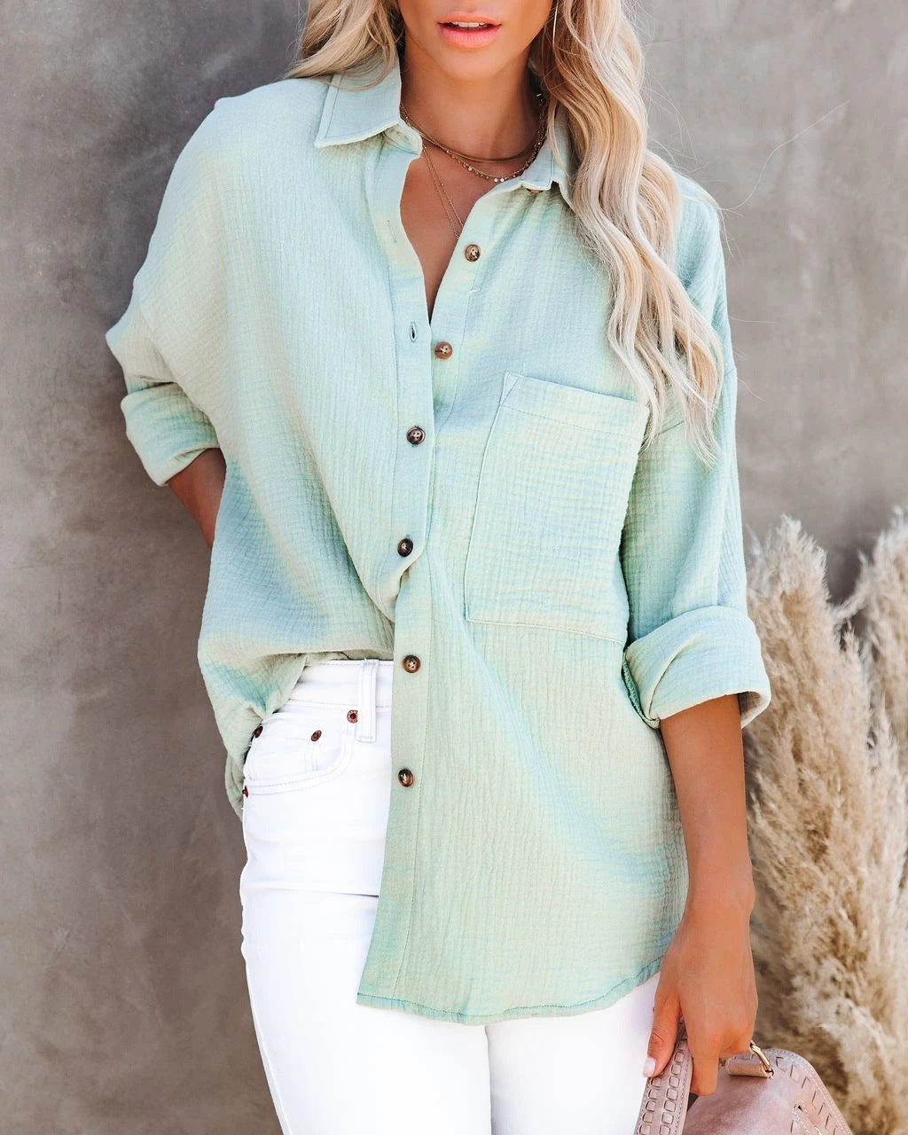 Damer elegant skjortblus med struktur och praktisk bröstficka Mirla-Eva Jonsson