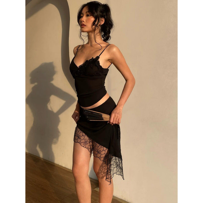 Damer elegant spets body med raffinerade detaljer och justerbara band Mirla-Eva Jonsson