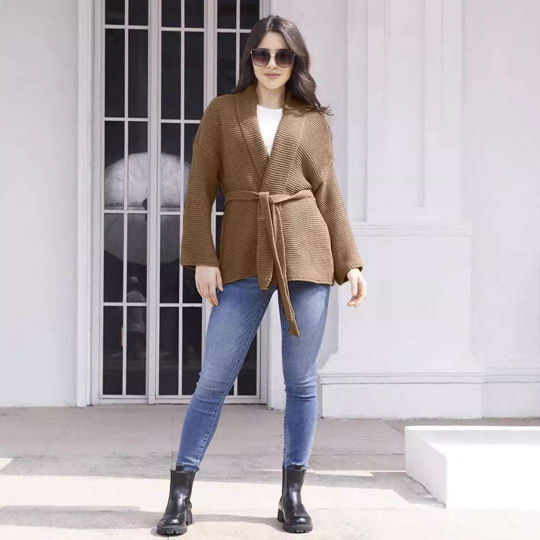 Damer elegant stickad cardigan med bälte och mjukt material Mirla-Eva Jonsson