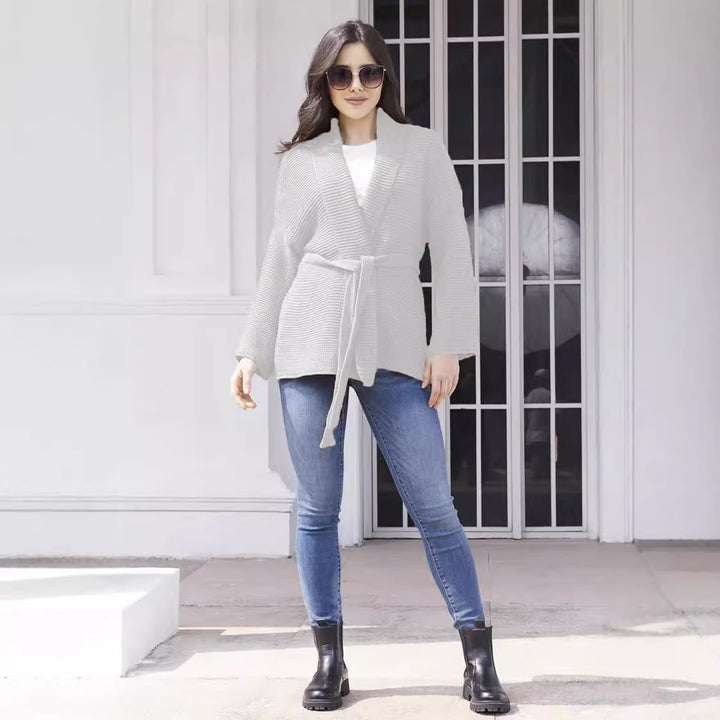 Damer elegant stickad cardigan med bälte och mjukt material Mirla-Eva Jonsson
