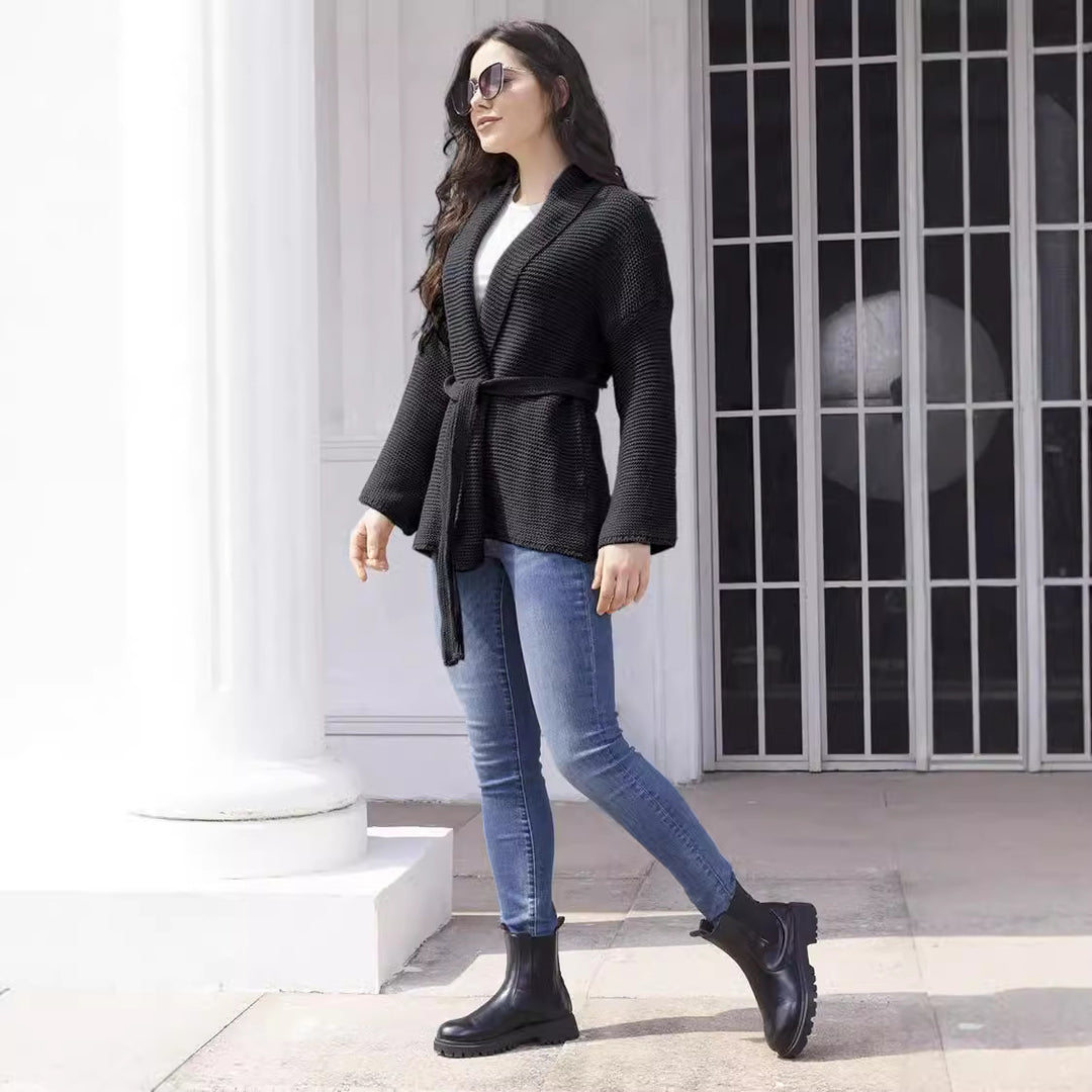Damer elegant stickad cardigan med bälte och mjukt material Mirla-Eva Jonsson