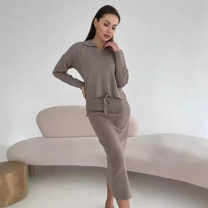 Damer elegant stickad dräktsuit med polokrage Mirla-Eva Jonsson