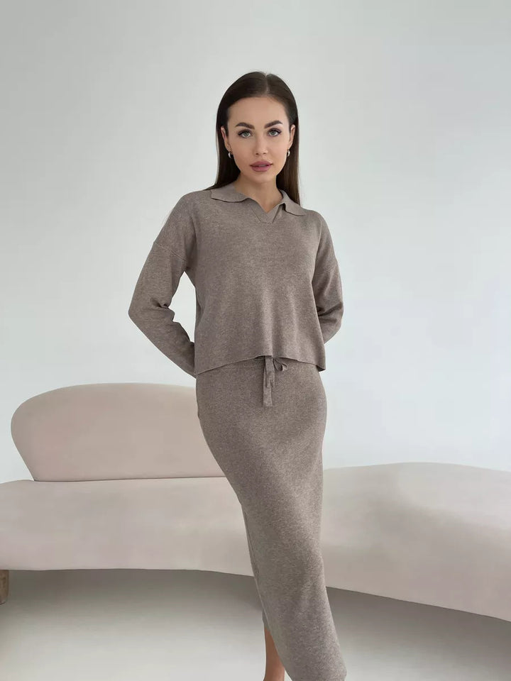 Damer elegant stickad dräktsuit med polokrage Mirla-Eva Jonsson