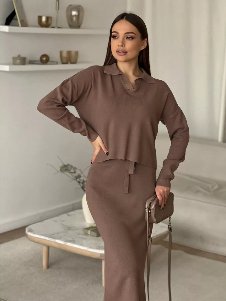 Damer elegant stickad dräktsuit med polokrage Mirla-Eva Jonsson