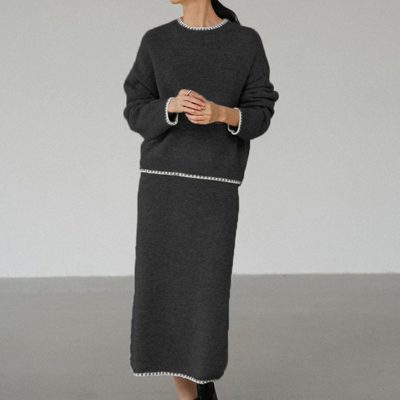 Damer elegant stickad ensemble med rundhals och fina ribbdetaljer Mirla-Eva Jonsson