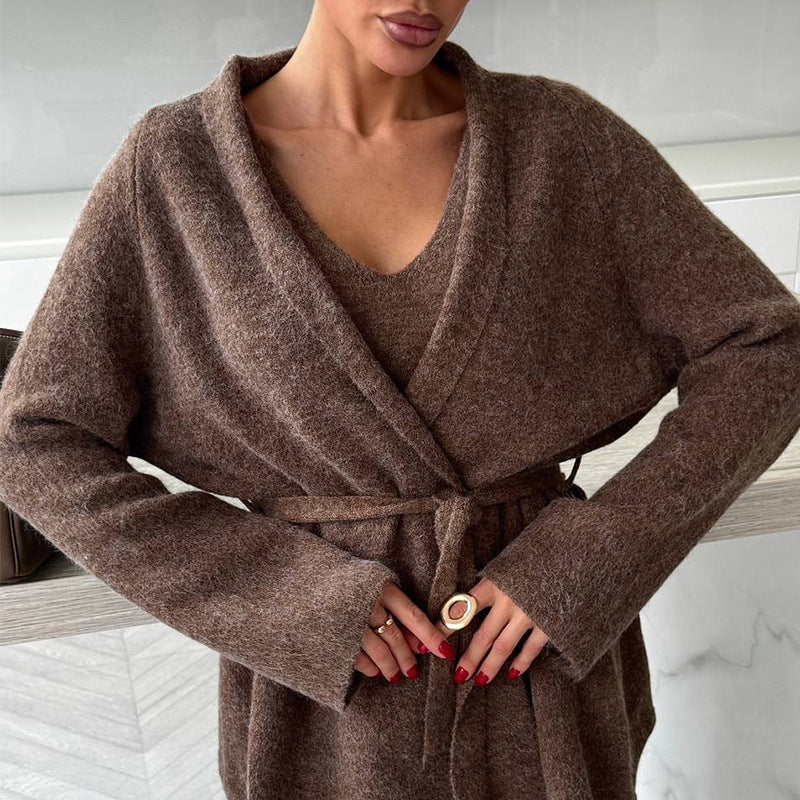 Damer elegant stickad ensemble med wrapjacka och blyertskjol Mirla-Eva Jonsson
