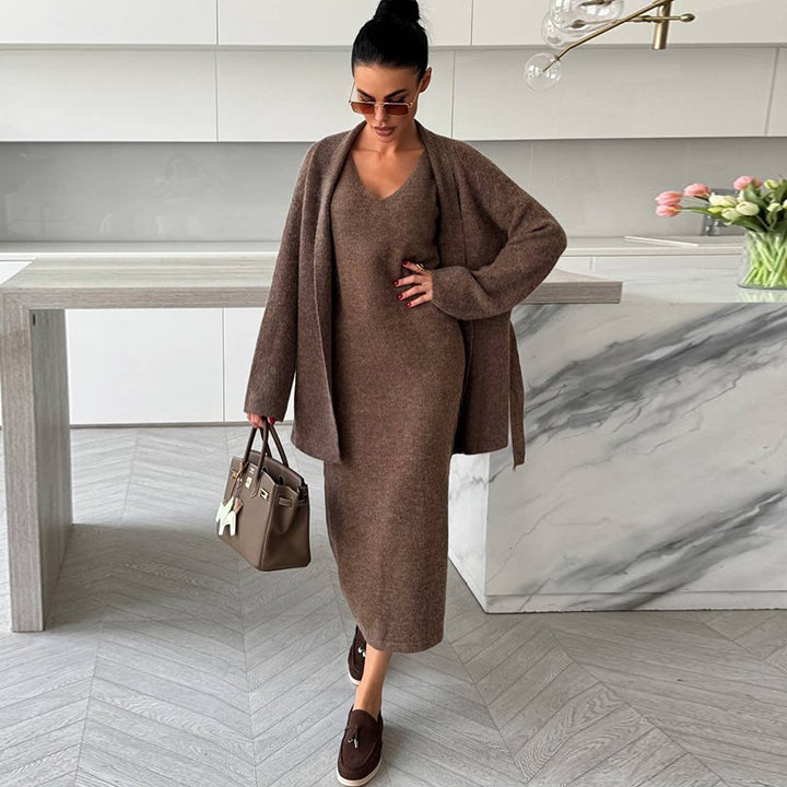 Damer elegant stickad ensemble med wrapjacka och blyertskjol Mirla-Eva Jonsson