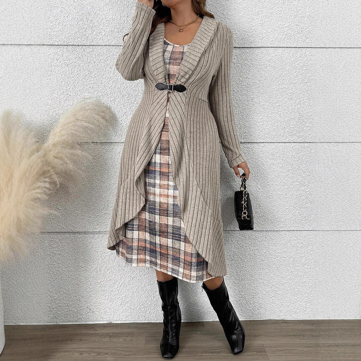 Damer elegant stickad kappa med midjeskärning Mirla-Eva Jonsson