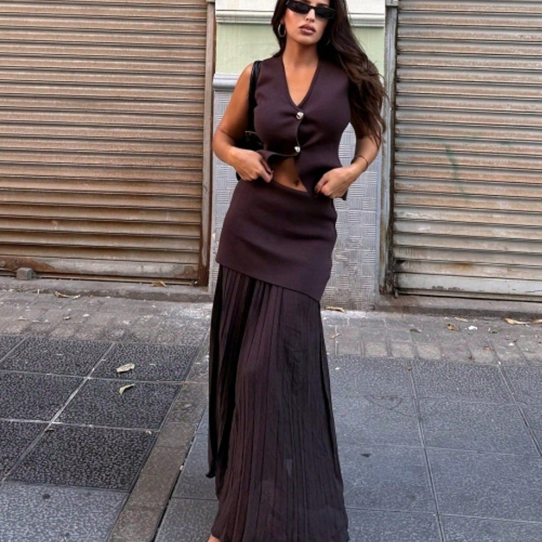 Damer elegant stickad set med asymmetrisk kjol och ärmlös väst Mirla-Eva Jonsson