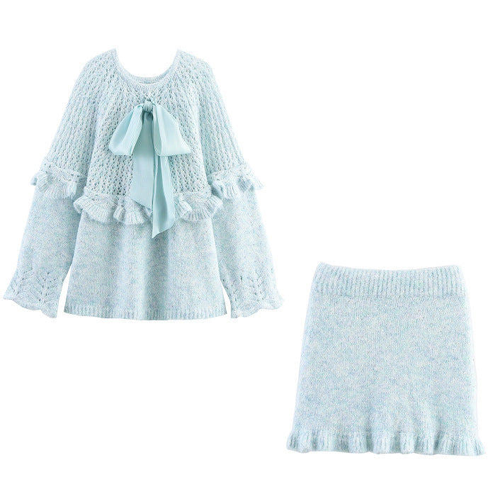 Damer elegant stickad set med volanger och rosett accenter Mirla-Eva Jonsson