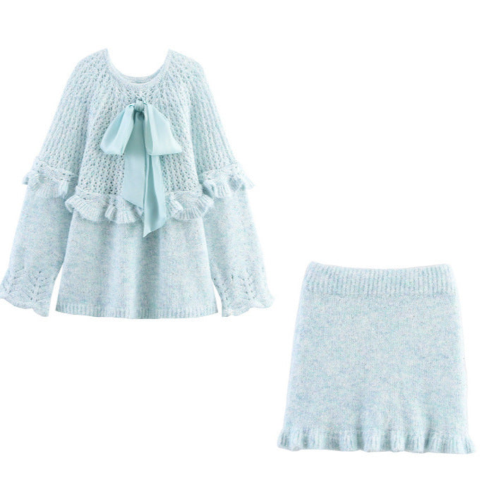 Damer elegant stickad set med volanger och rosett accenter Mirla-Eva Jonsson