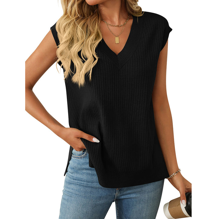 Damer elegant stickad topp med V-ringning och fin ribbstruktur Mirla-Eva Jonsson