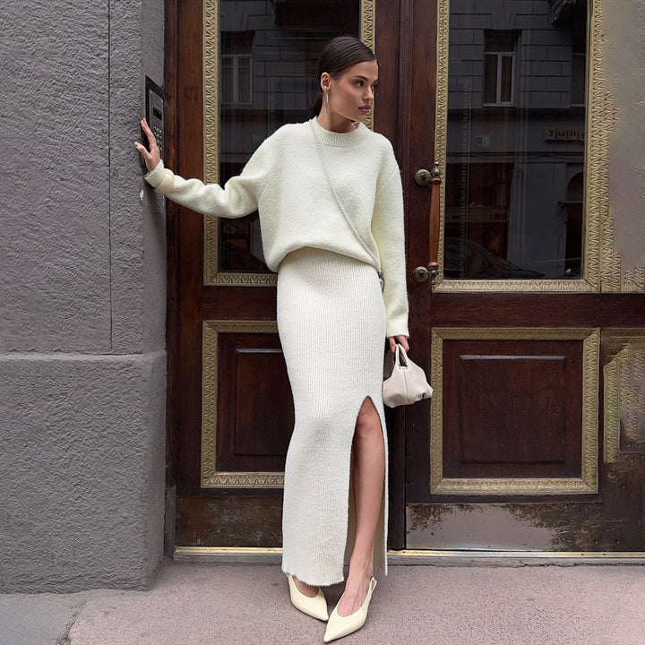Damer elegant stickad topp med hög fåll och modigt sprund Mirla-Eva Jonsson