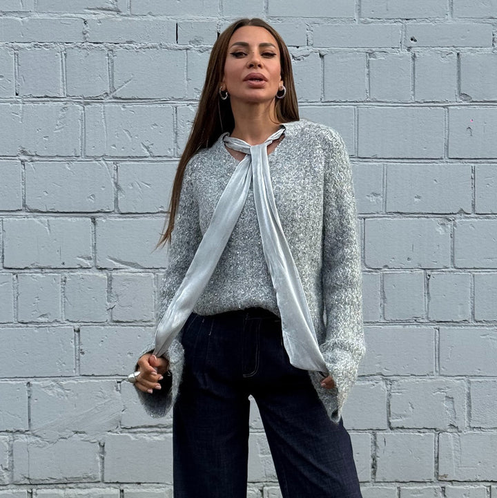 Damer elegant stickad tröja med moderiktig silkessjal Mirla-Eva Jonsson