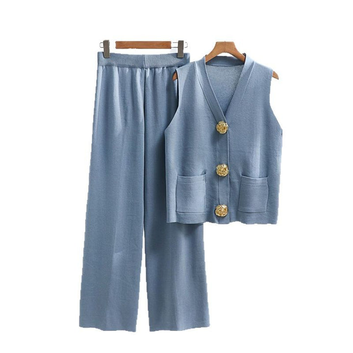 Damer elegant stickat loungewear-set med knappdetaljering Mirla-Eva Jonsson