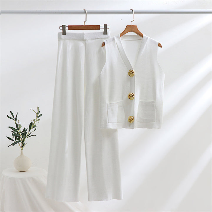 Damer elegant stickat loungewear-set med knappdetaljering Mirla-Eva Jonsson