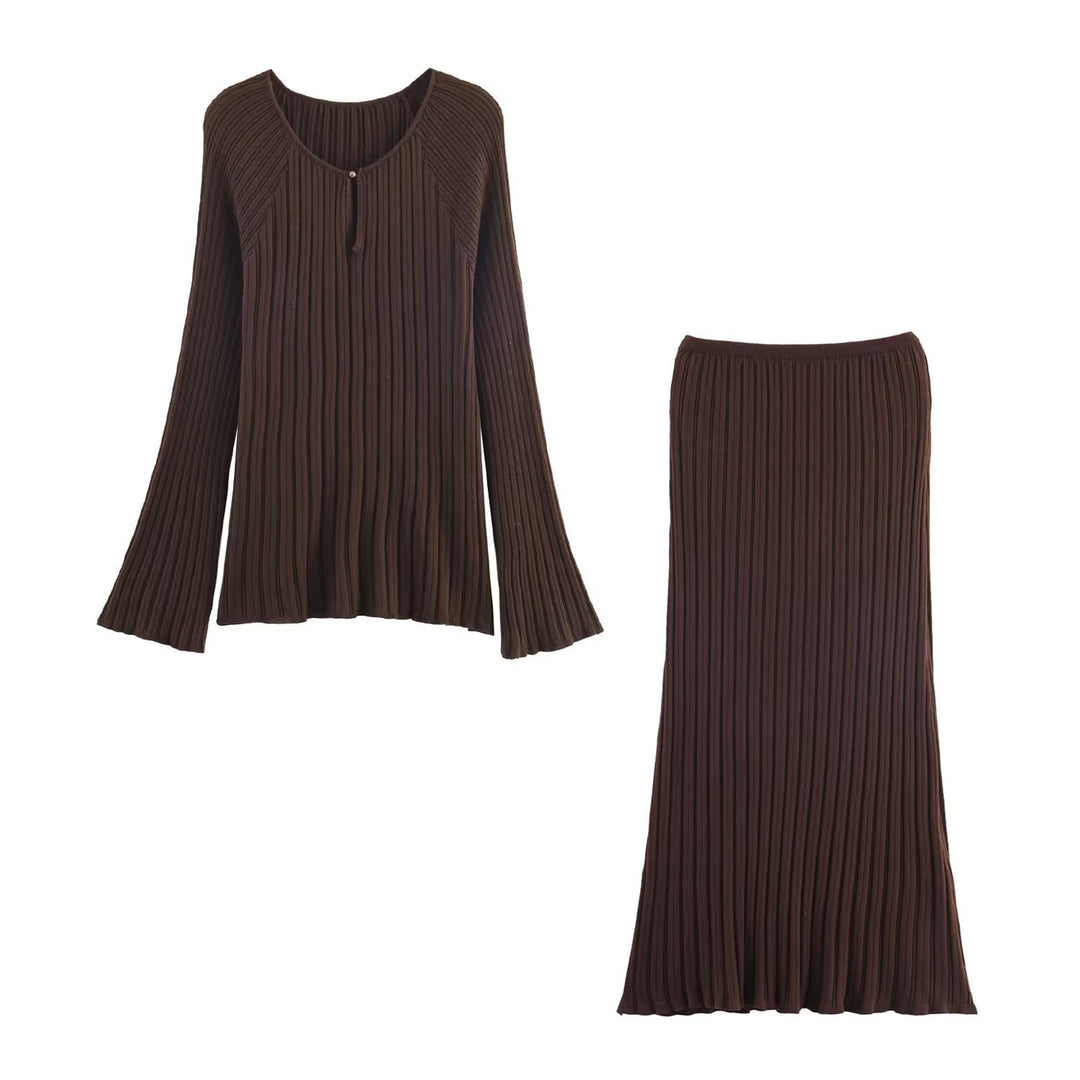 Damer elegant stickat set med vid passform och fina ribbdetaljer Mirla-Eva Jonsson