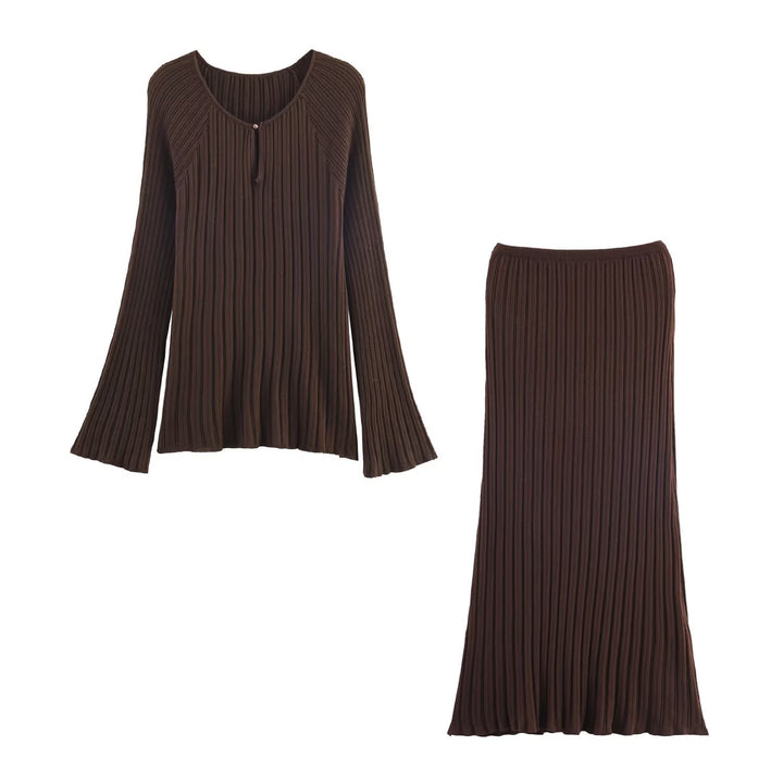 Damer elegant stickat set med vid passform och fina ribbdetaljer Mirla-Eva Jonsson