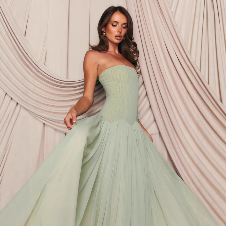 Damer elegant, strapless maxiklänning med flytande tyllevyll Mirla-Eva Jonsson
