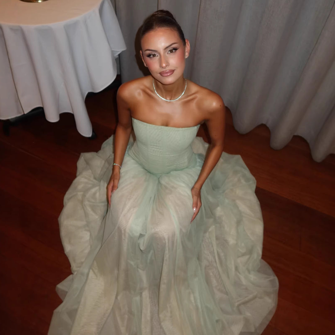 Damer elegant, strapless maxiklänning med flytande tyllevyll Mirla-Eva Jonsson