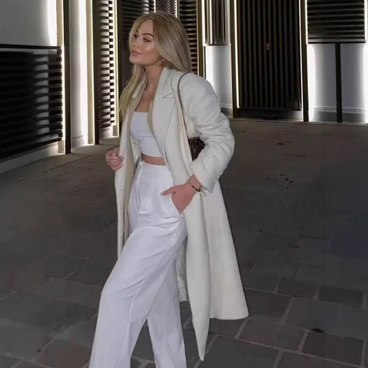 Damer elegant teddy-kappa med stora sidofickor och modern klipp Mirla-Eva Jonsson