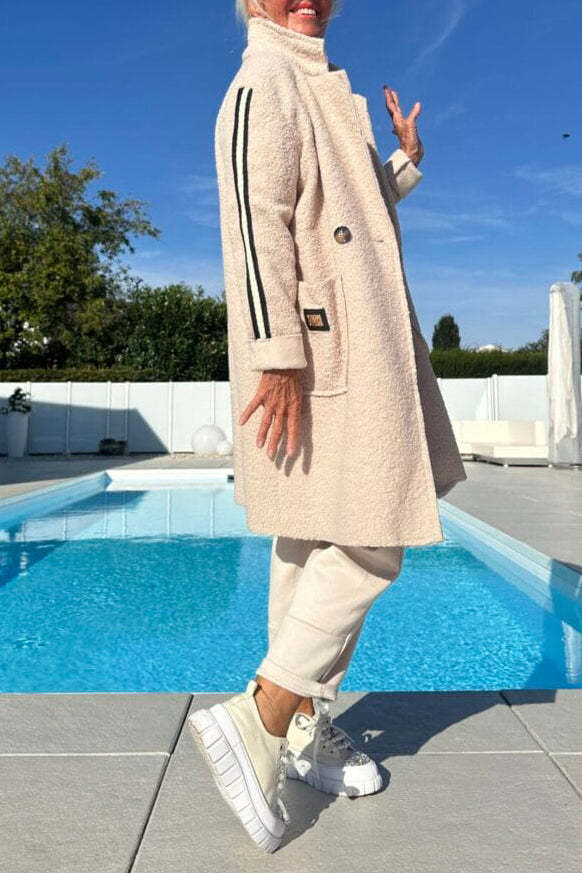 Damer elegant teddyjacka med två fickor och sportiga ränder Mirla-Eva Jonsson