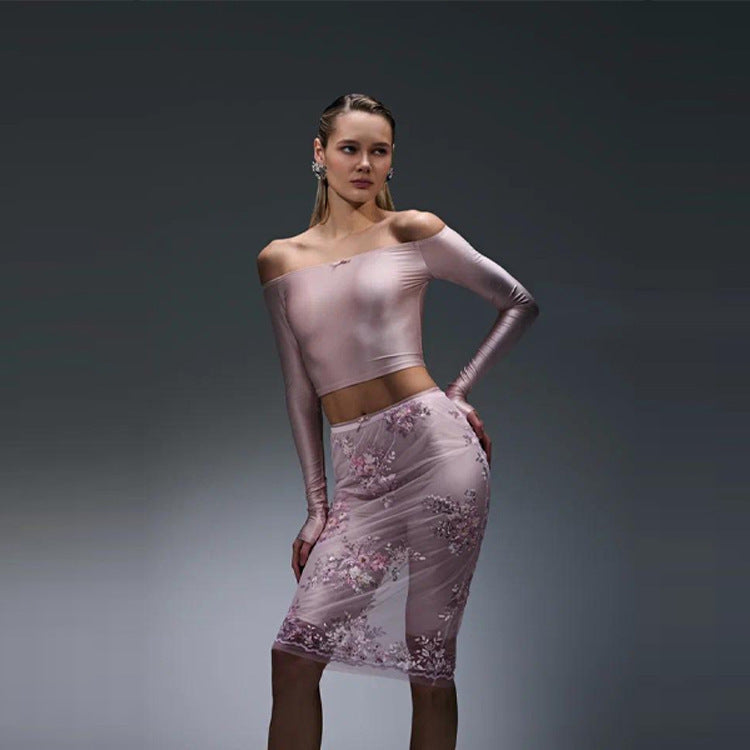 Damer elegant topp med floral spetsbård och kjol-design Mirla-Eva Jonsson