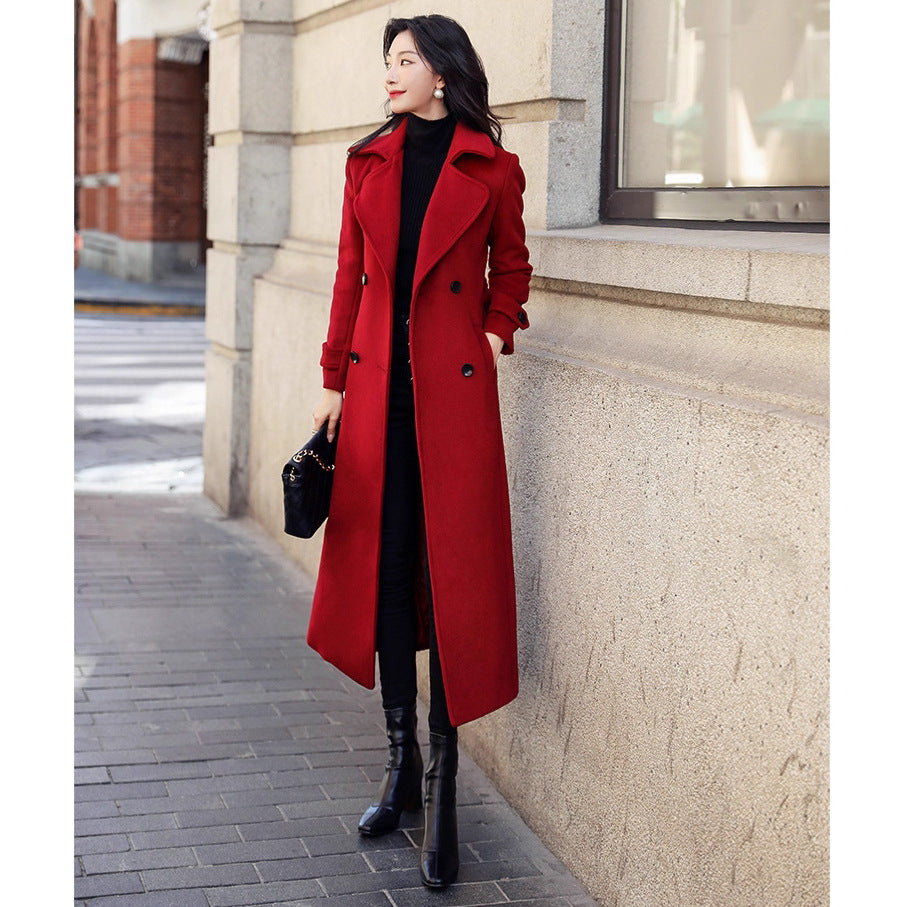 Damer elegant trench coat med dubbelknapplist och vid passform Mirla-Eva Jonsson