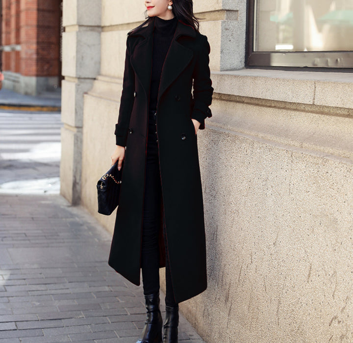 Damer elegant trench coat med dubbelknapplist och vid passform Mirla-Eva Jonsson