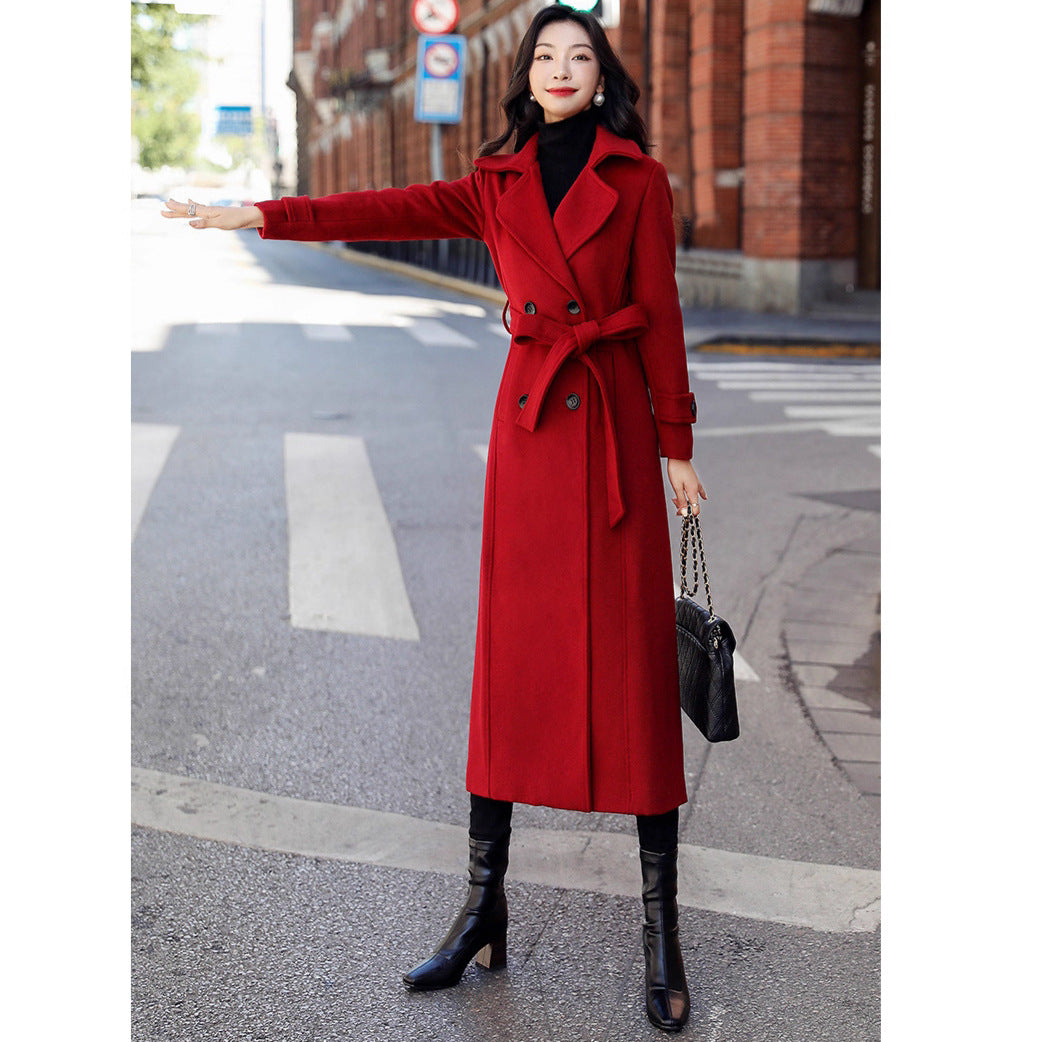 Damer elegant trench coat med dubbelknapplist och vid passform Mirla-Eva Jonsson