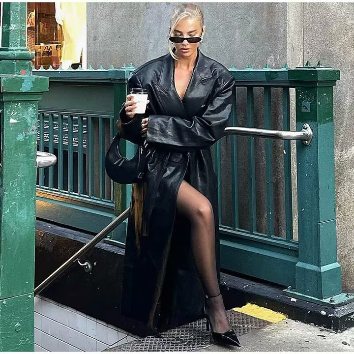 Damer elegant trenchcoat i konstläder Mirla-Eva Jonsson