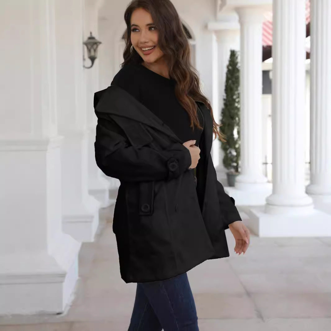 Damer elegant trenchcoat med bälte och dubbelt knäppta detaljer Mirla-Eva Jonsson