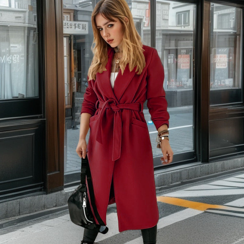 Damer elegant trenchcoat med bälte och praktiska fickor Mirla-Eva Jonsson