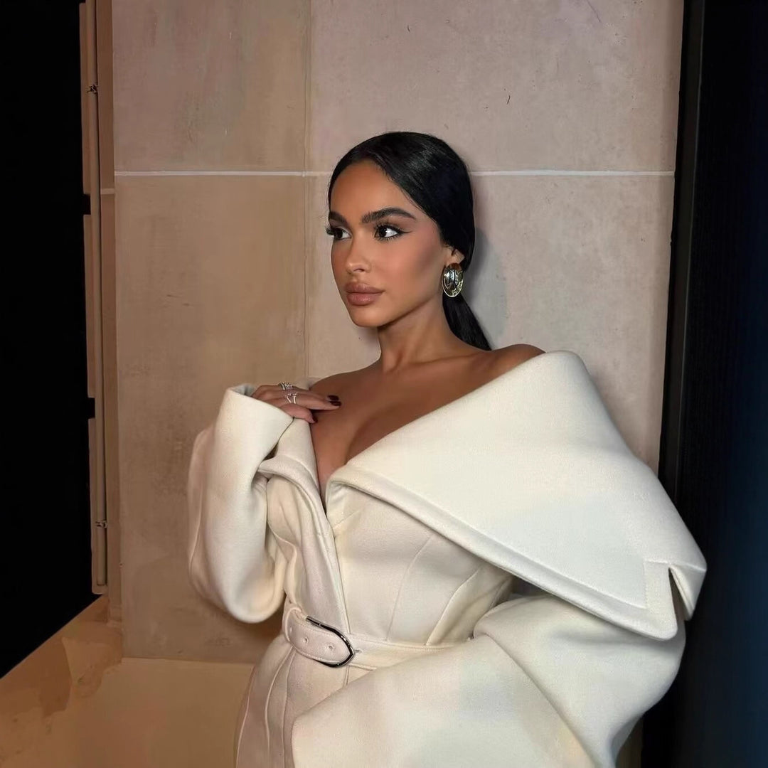 Damer elegant trenchcoat med breda revers och midjebälte Mirla-Eva Jonsson