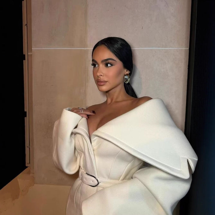 Damer elegant trenchcoat med breda revers och midjebälte Mirla-Eva Jonsson