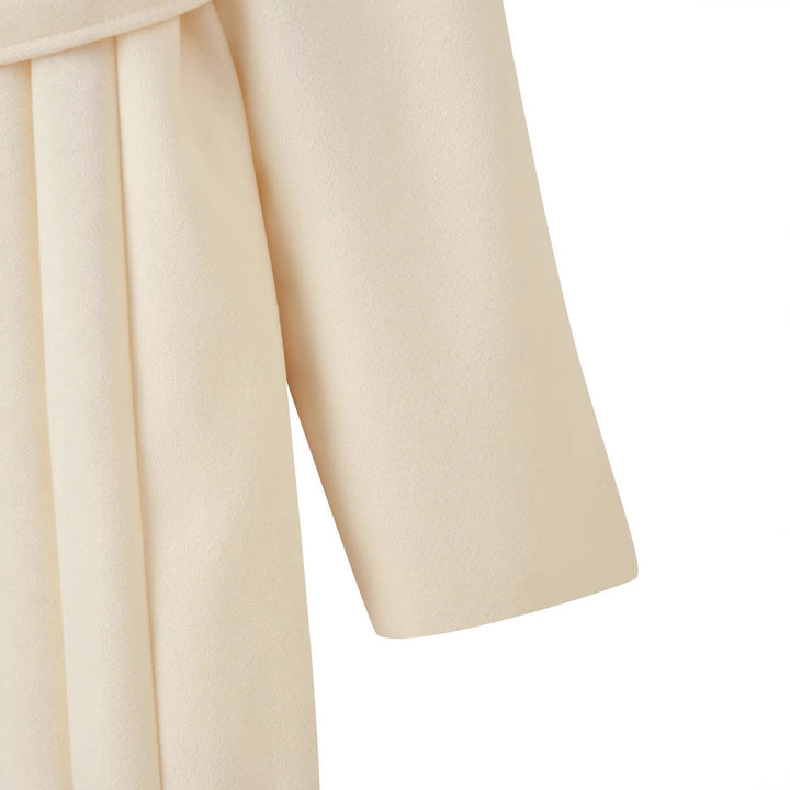 Damer elegant trenchcoat med breda revers och midjebälte Mirla-Eva Jonsson