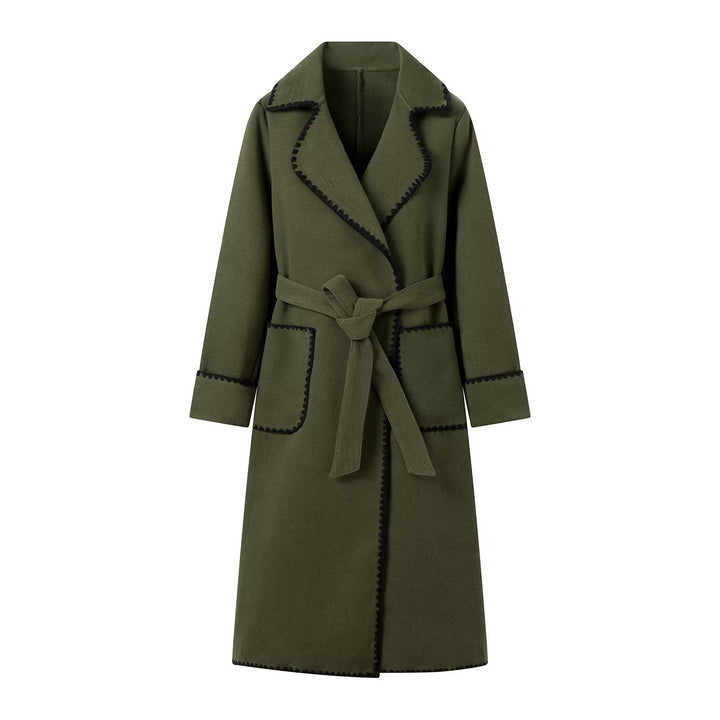 Damer elegant trenchcoat med dekorativ kontrastbort och praktiska fickor Eva Jonsson-Eva Jonsson