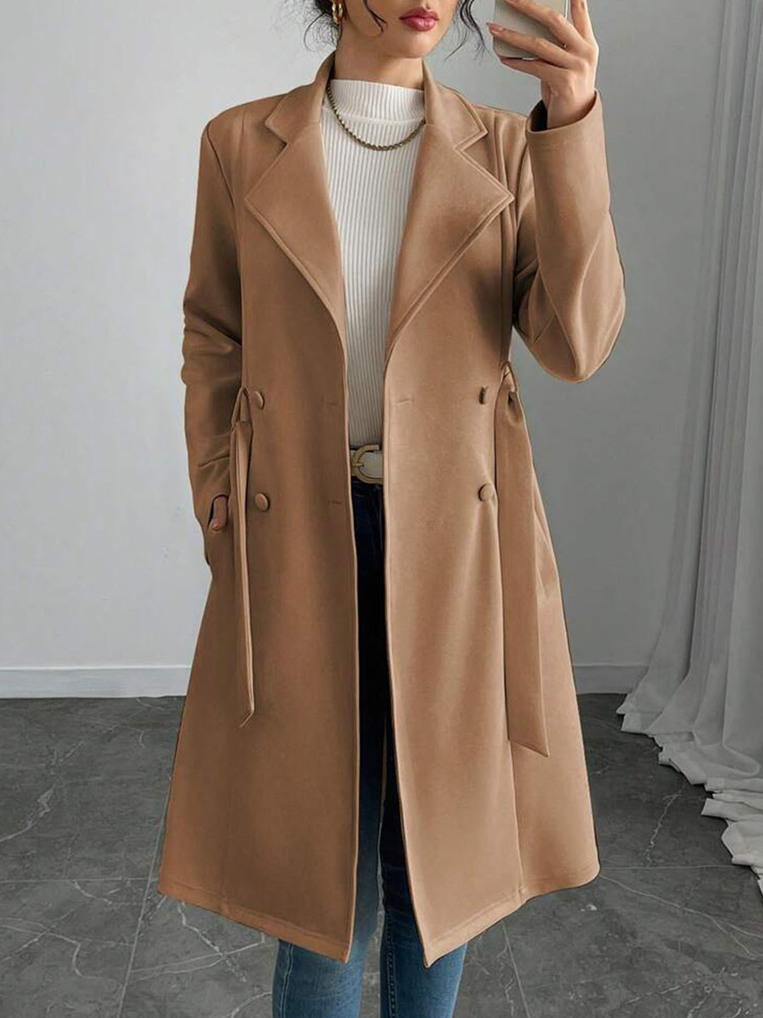 Damer elegant trenchcoat med dubbel knappslå och midjebälte Mirla-Eva Jonsson