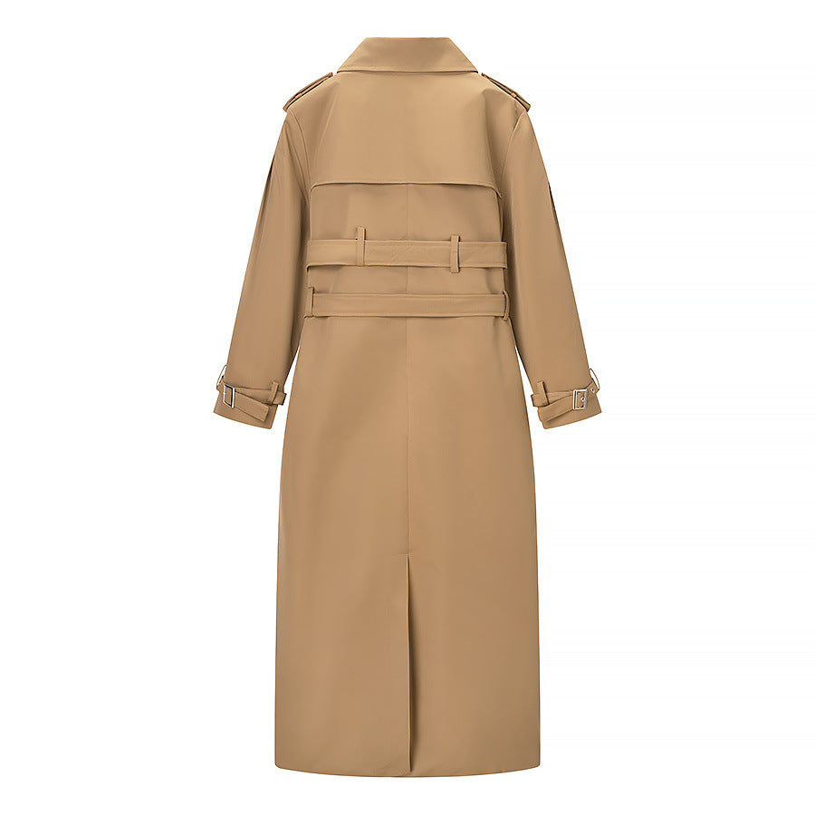 Damer elegant trenchcoat med figursydd bälte och epauletterade axlar Mirla-Eva Jonsson
