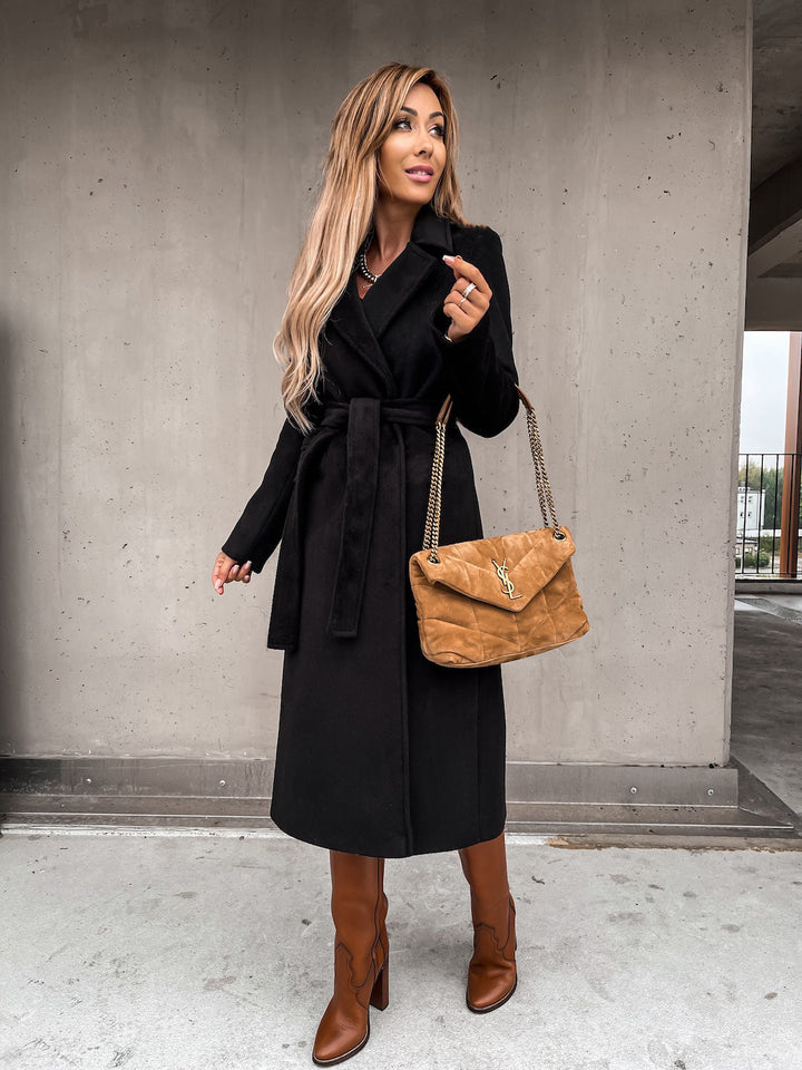 Damer elegant trenchcoat med figursydd passform och praktiska fickor Mirla-Eva Jonsson