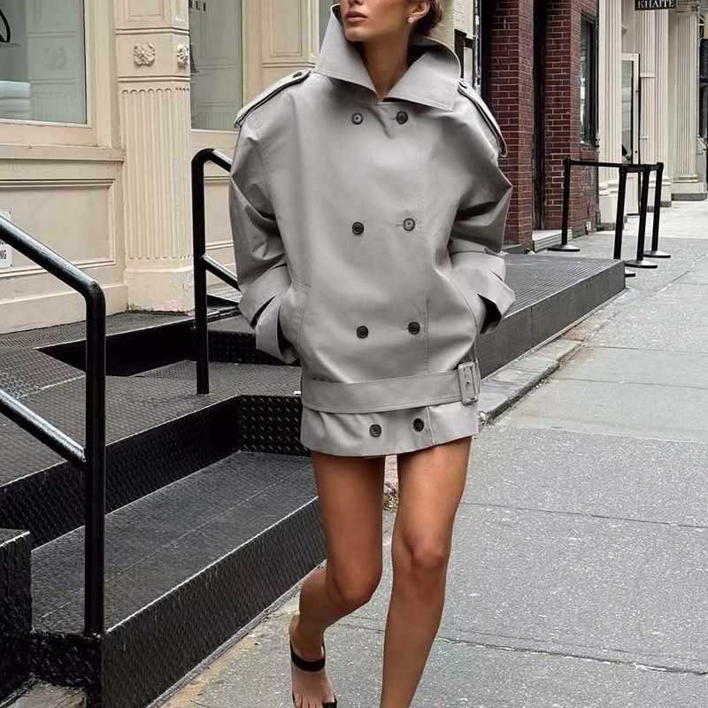 Damer elegant trenchcoat med hög krage och bälte Mirla-Eva Jonsson