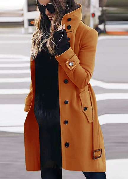 Damer elegant trenchcoat med högstängd krage och praktiska fickor Mirla-Eva Jonsson